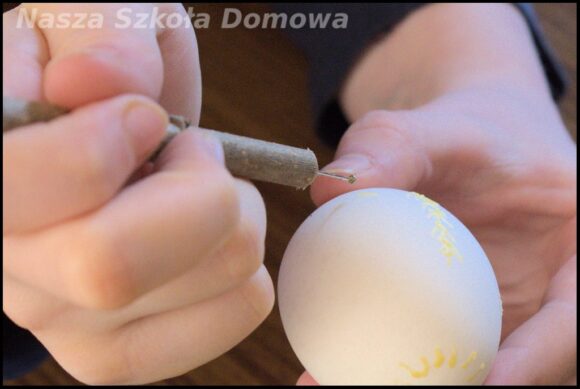 tradycyjne pisanki - zdobienie jaj woskiem